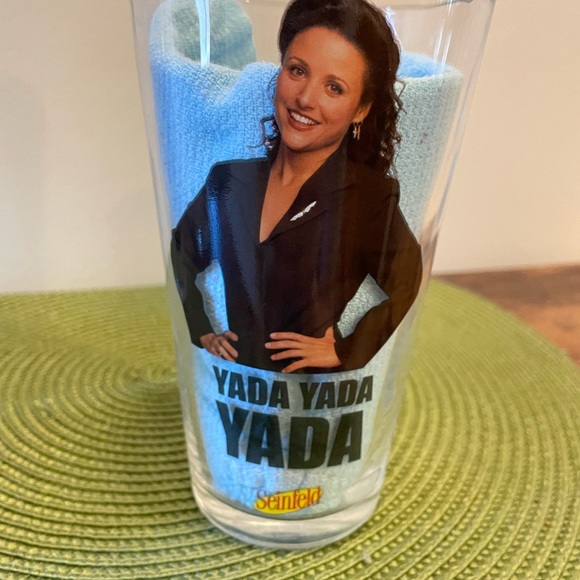 Set of 4 Collectible Seinfeld Glassware, 16oz glasses,Like New Condition w/o Box - Picture 3 of 6